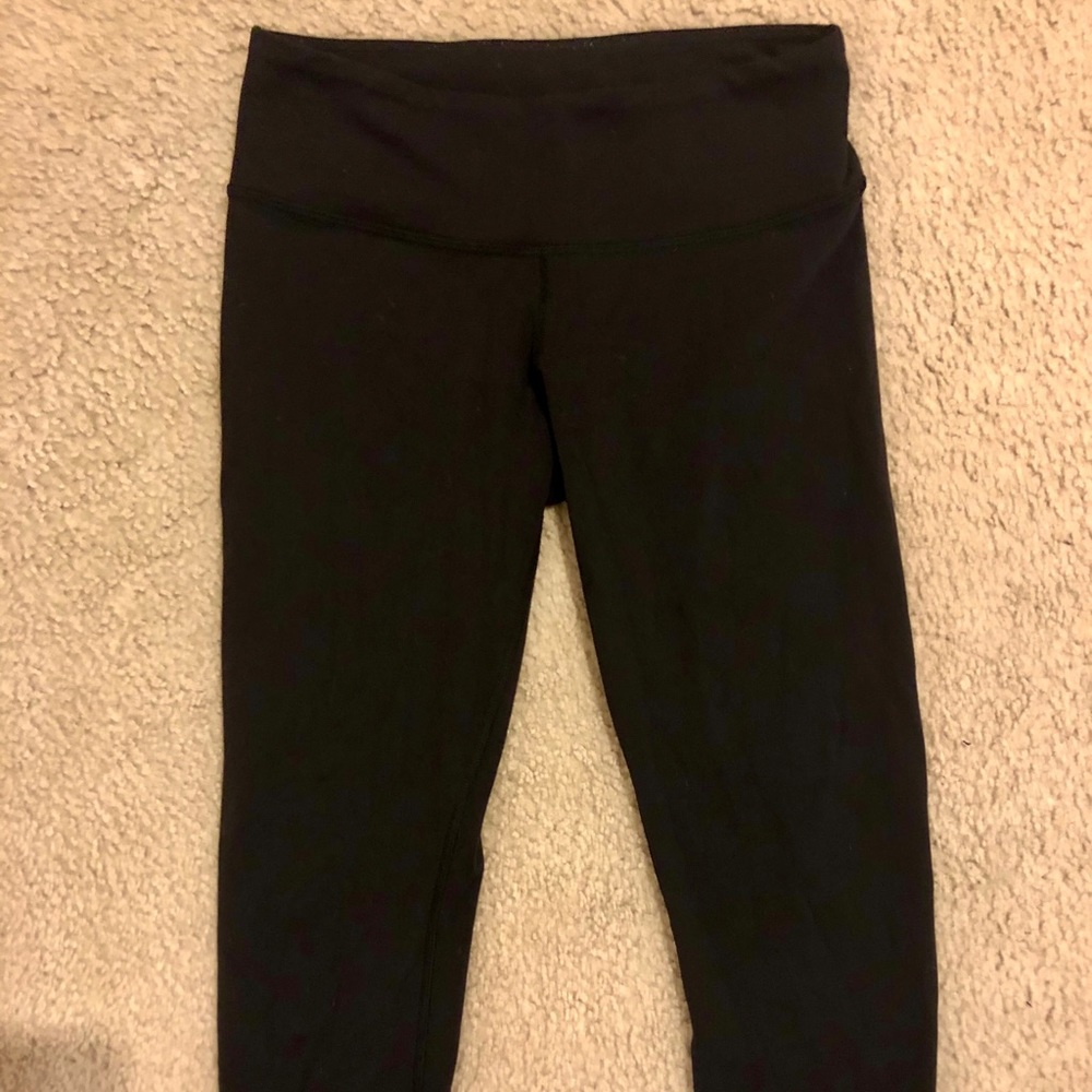 Black Cropped Lulu Lemon leggings